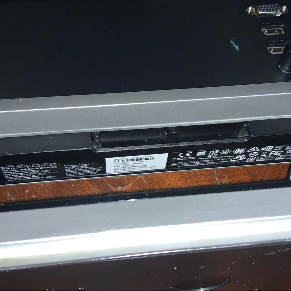 HP Monitor 25”. Gaming and office use. Mint condition. Tested.